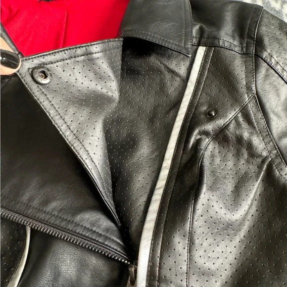 Disney Parks Black Widow jacket - Picture 7 of 10